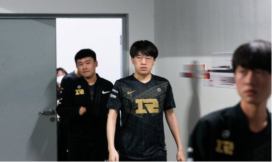 胜利不仅是 胜利不仅是